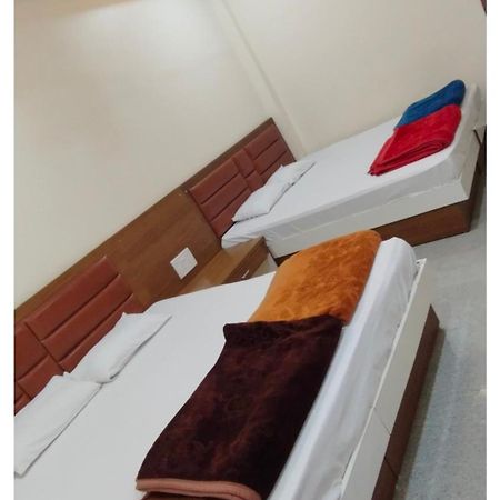 Shree Trilokeshwar Guesthouse اوجاين المظهر الخارجي الصورة