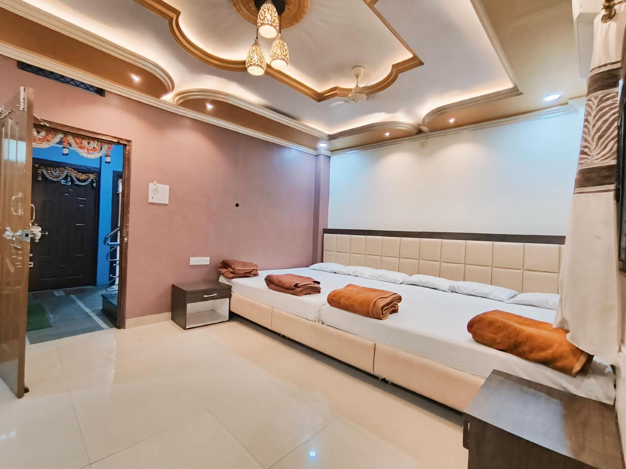 Shree Trilokeshwar Guesthouse اوجاين المظهر الخارجي الصورة
