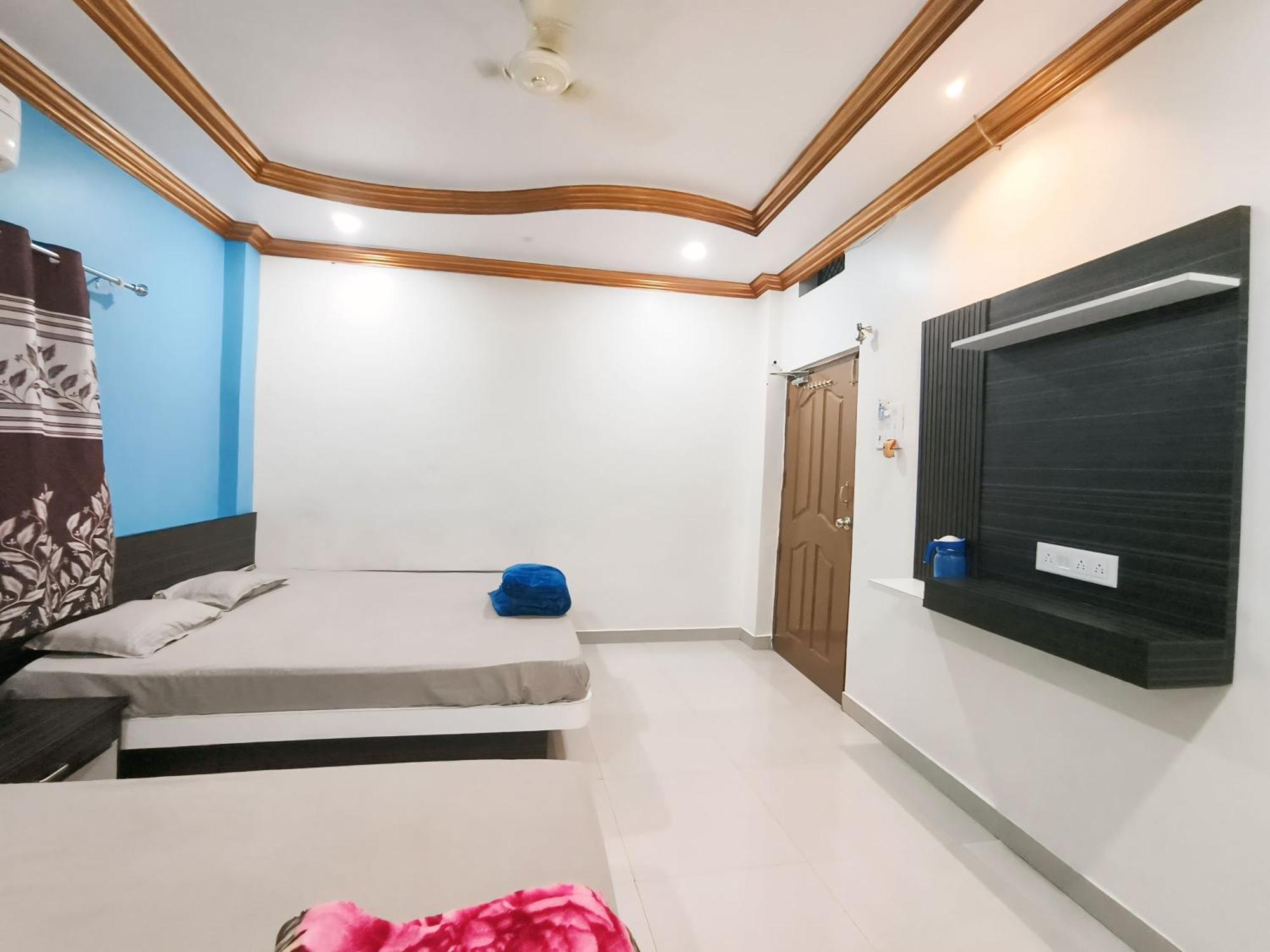 Shree Trilokeshwar Guesthouse اوجاين المظهر الخارجي الصورة