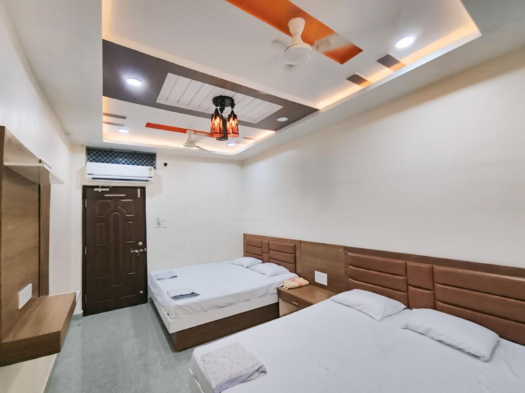 Shree Trilokeshwar Guesthouse اوجاين المظهر الخارجي الصورة