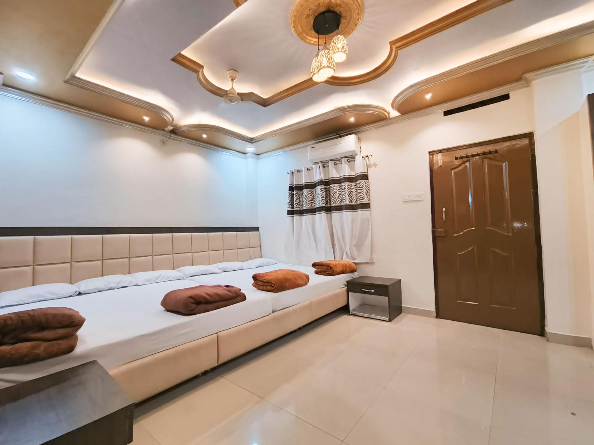 Shree Trilokeshwar Guesthouse اوجاين المظهر الخارجي الصورة